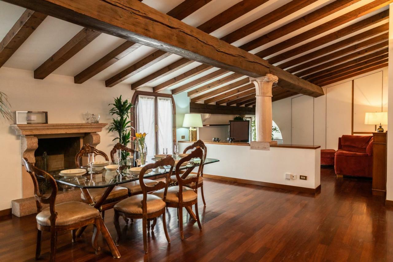 Domus Verona - Magnifiche Residenze San Fermo Bagian luar foto